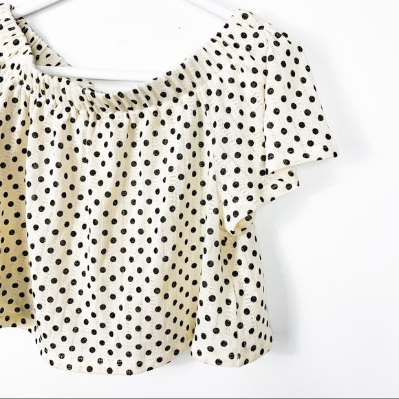 Kimchi Blue Cream Polka Dot Off The Shoulder Crop - Picture 2 of 13